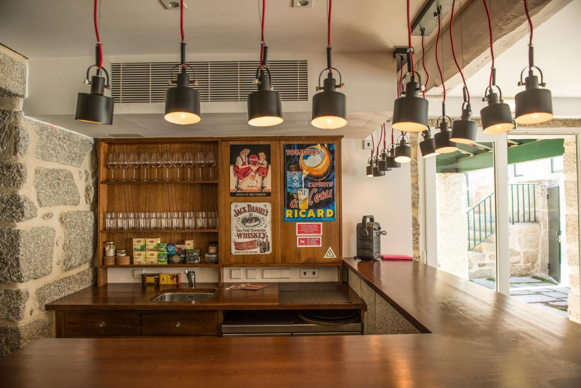 Casas Do Lupo Hotel เนลาช ภายนอก รูปภาพ