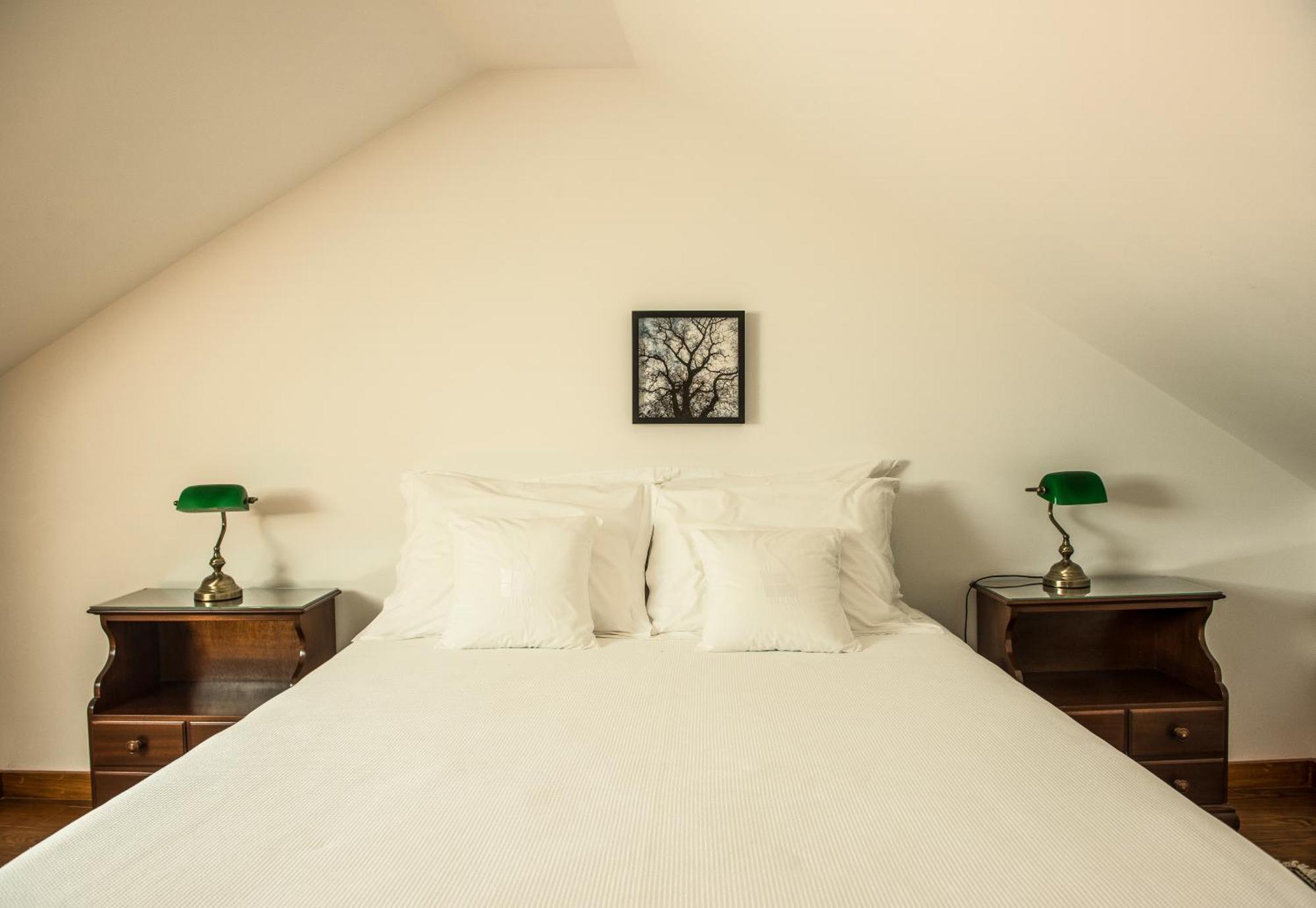Casas Do Lupo Hotel เนลาช ภายนอก รูปภาพ