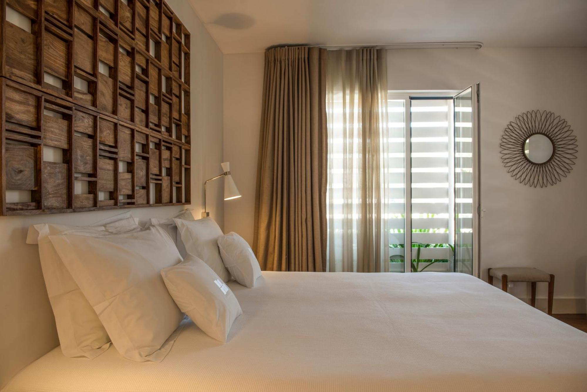 Casas Do Lupo Hotel เนลาช ภายนอก รูปภาพ